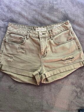 Size 6 / 28 NWOT Bullhead High-Rise Olive Green Distressed Denim Shorts